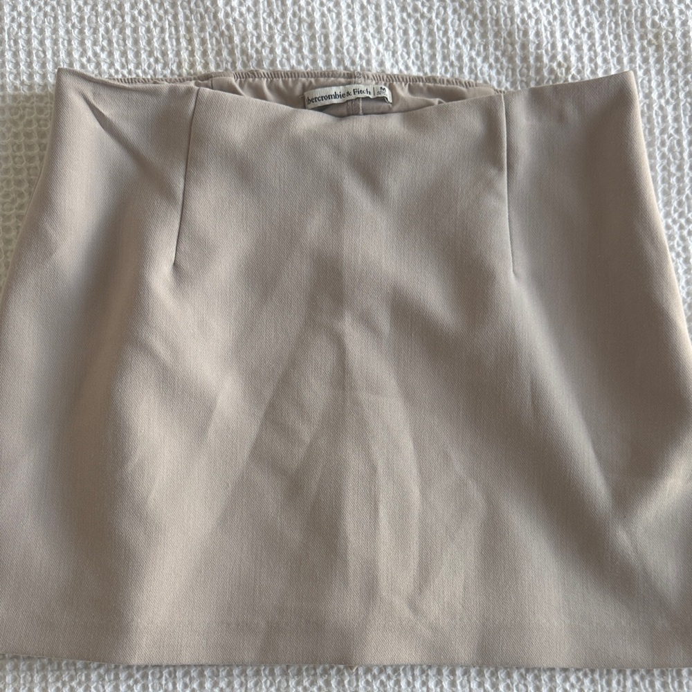 Abercrombie M Cream skirt